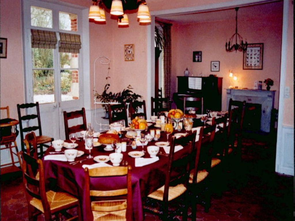 Bed and Breakfast Chez Francine et Xavier à Froissy  Extérieur photo