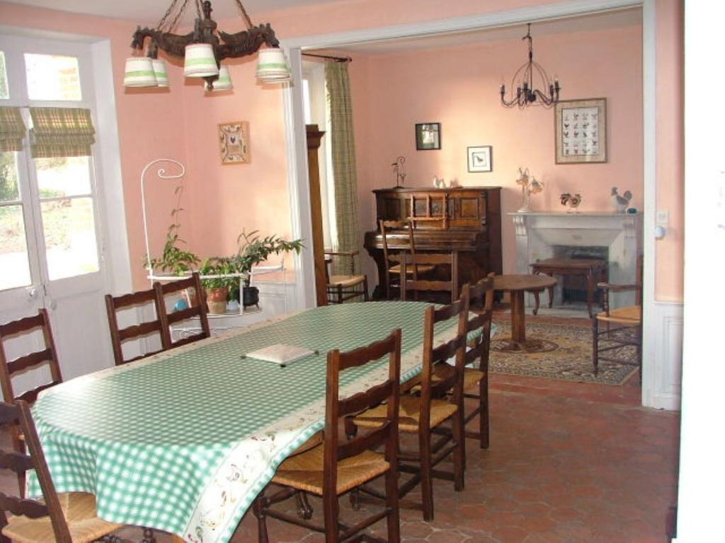 Bed and Breakfast Chez Francine et Xavier à Froissy  Extérieur photo